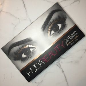 Huda Beauty Rose Gold Palette